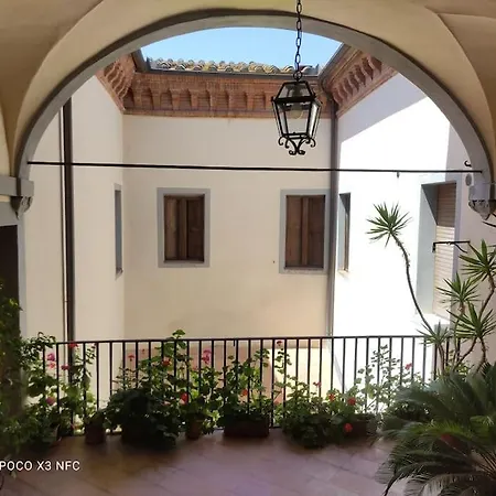 Centro Storico, I Pellegrini Apartment *